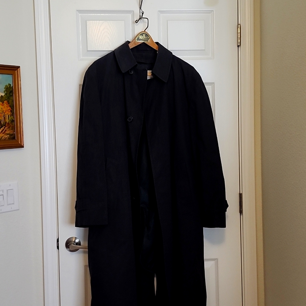 London Fog men's dress coat.   Barely used.